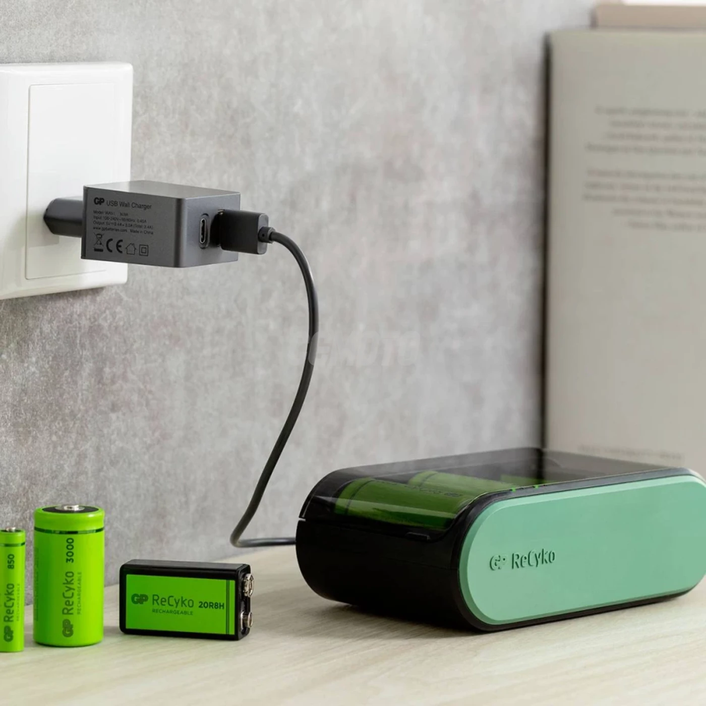 Caricabatterie universale GP B631 Recharge : AA / AAA / C / D / 9V NiMH - batterie non incluse